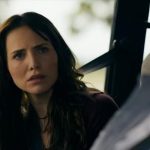 Drama na estrada: Adriana é presa em ‘Quem Ama Cuida’ diante do avô