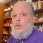 Ed Motta leva na esportiva polêmica do garçom em show carioca