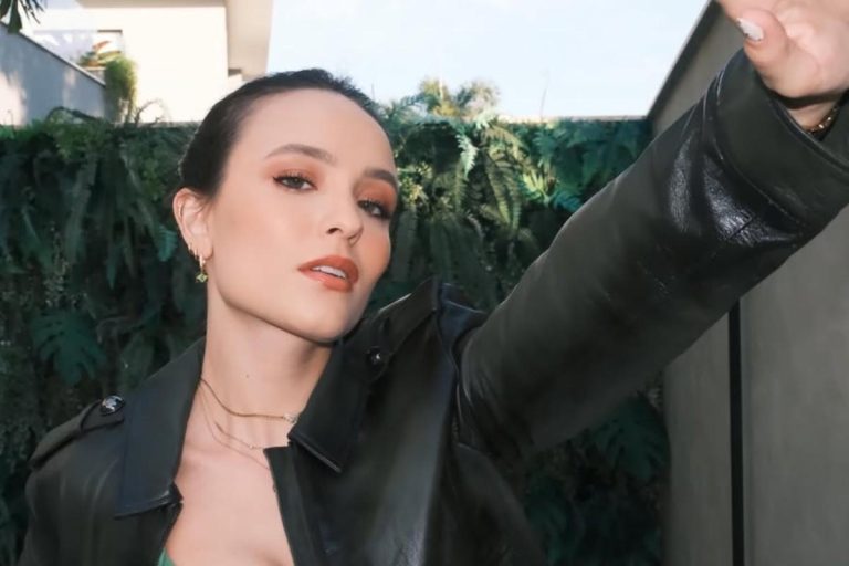 Larissa Manoela se manifesta e desmente rumores sobre gravidez