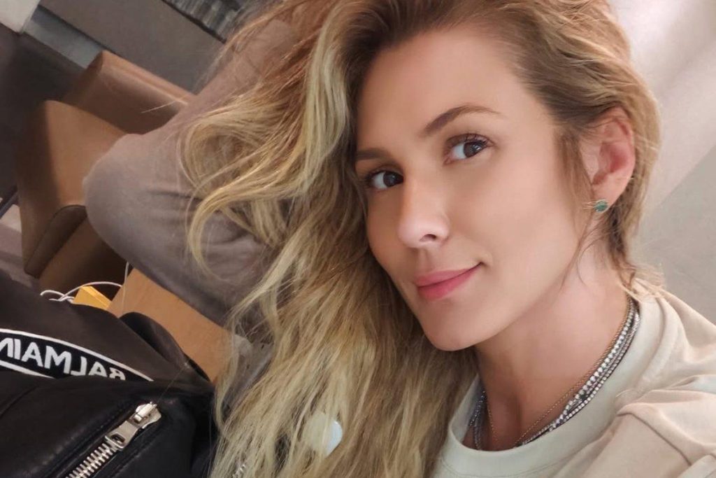 Lívia Andrade conta tudo sobre voo alterado por ameaça de bomba