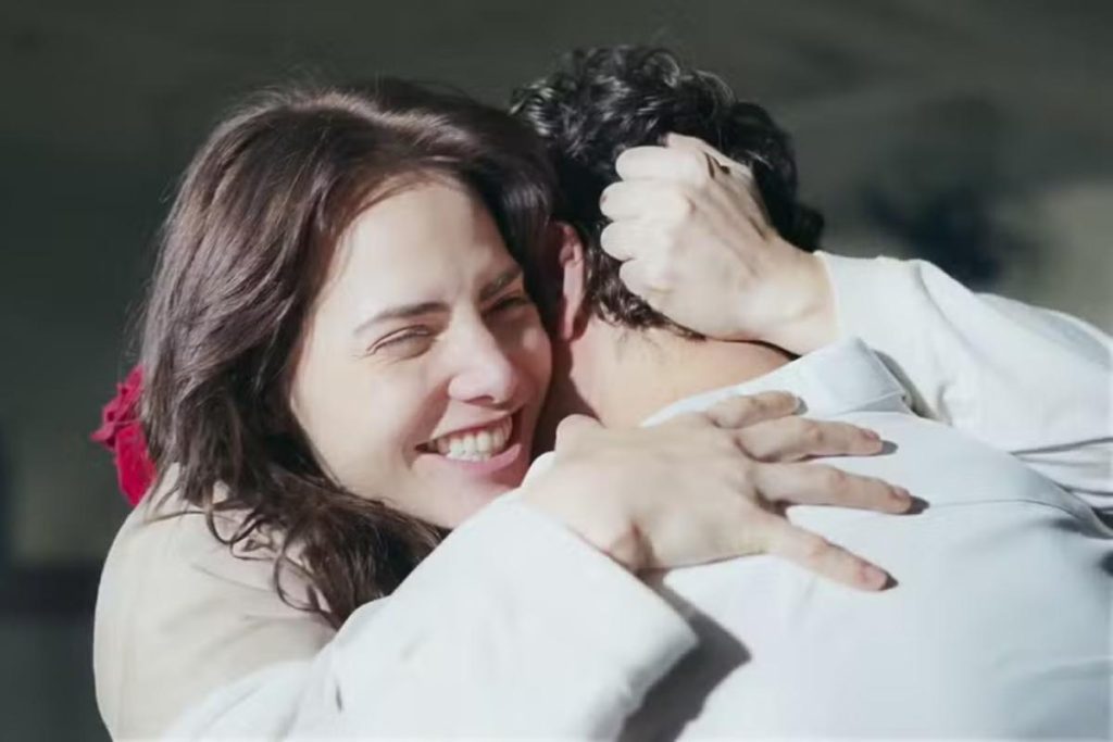 Amor à prova: Pedro e Adriana se reencontram após prisão