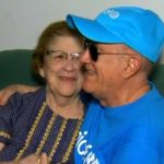 Renato Aragão se despede emocionado da irmã Maria Ivete