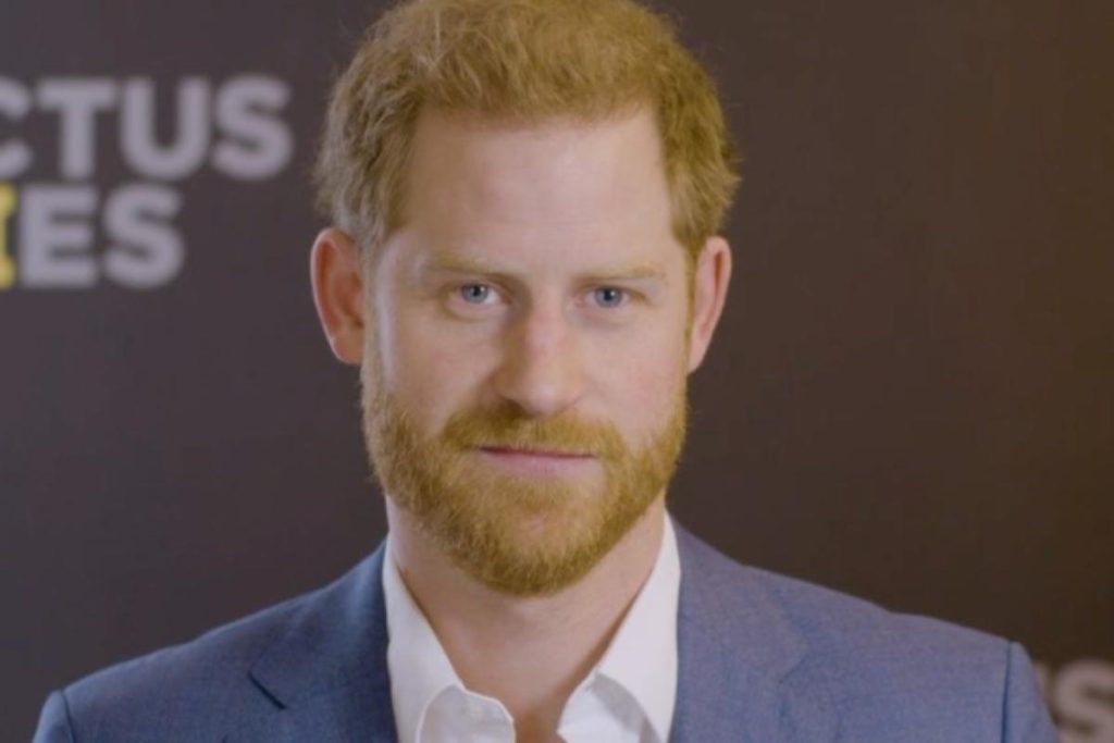 Harry faz visita ao Reino Unido e deixa Meghan e os filhos em casa