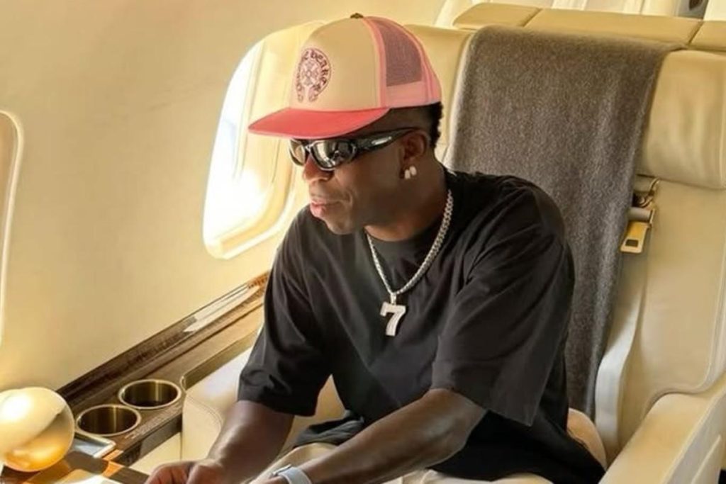 Depois de um aniversário glamouroso, Vini Jr. surge nas redes sociais