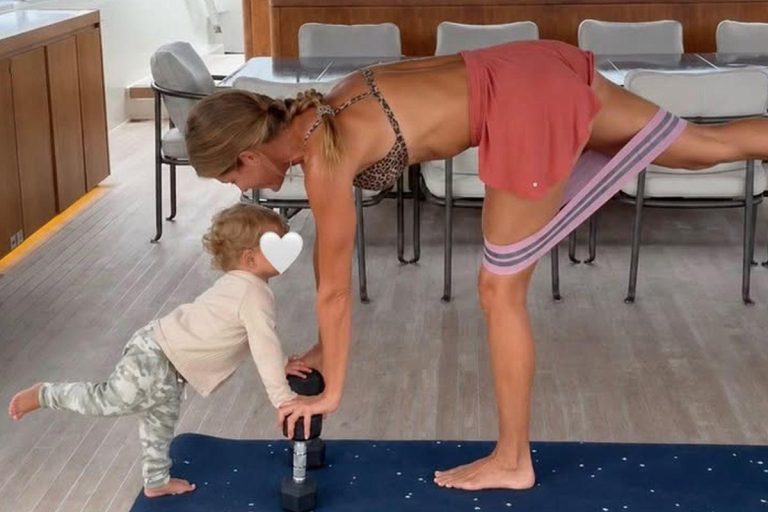 Momento especial: Gisele Bündchen treina com o caçula no iate