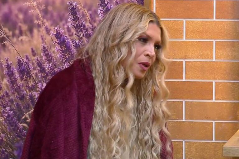 Darlin dá aviso sincero para Adryana em A Fazenda 18