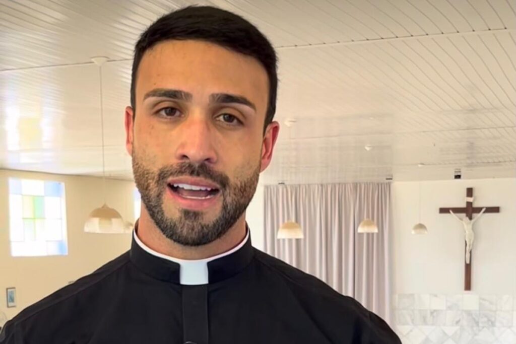 Festa de Nossa Senhora Aparecida ganha um toque especial com padre viral
