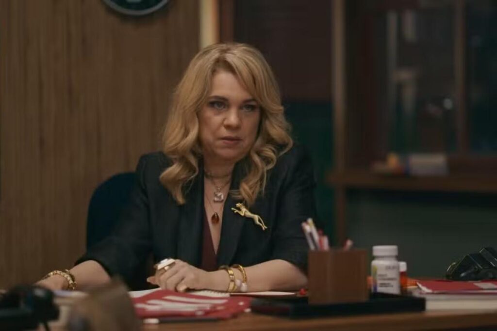 Pilar se encanta por Tom, mas o que ela não sabe assusta!