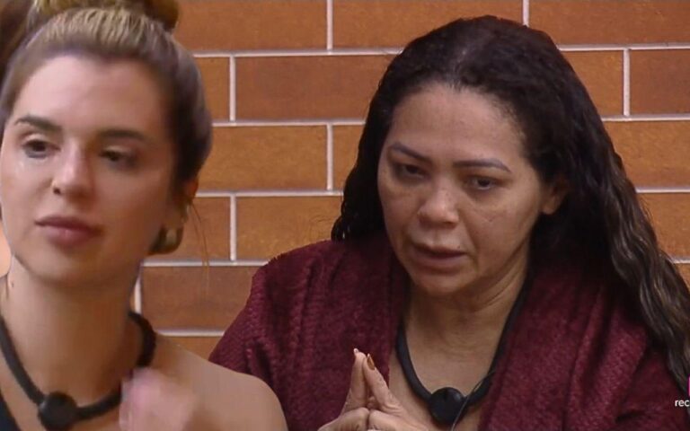 Clima tenso em A Fazenda: Darlin e Mônica se estranham após briga