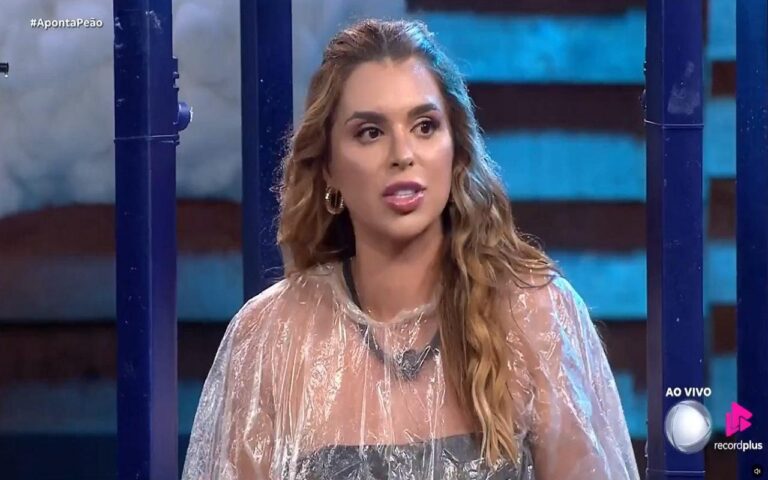 Mônica zanga-se com Ana Bruna e solta o verbo em reality