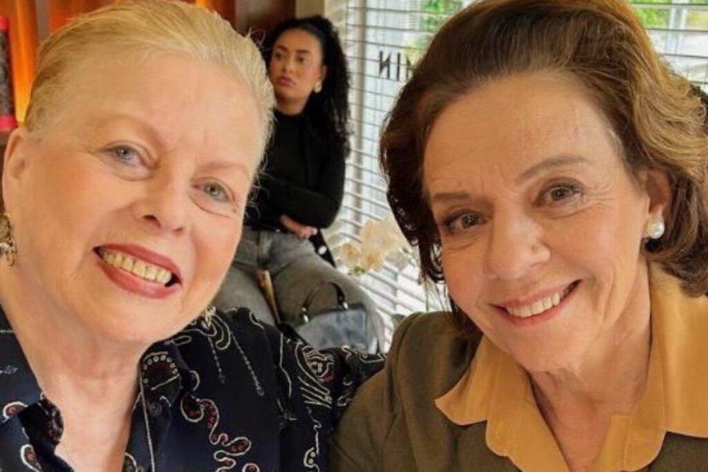 Depois de 12 anos longe, Monique Lafond retorna às novelas com estilo!